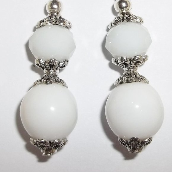 Handmade Earrings White Beaded Elegant NWT 5228 - Picture 7 of 8